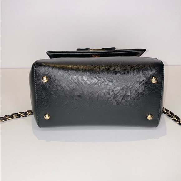 โโSOLDโโFerragamo Carrie Vara small satchel bag - Picture 3 of 9
